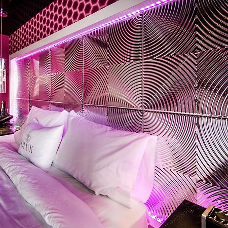 Olux Hotel-Motel-Suites Laval Dış mekan fotoğraf