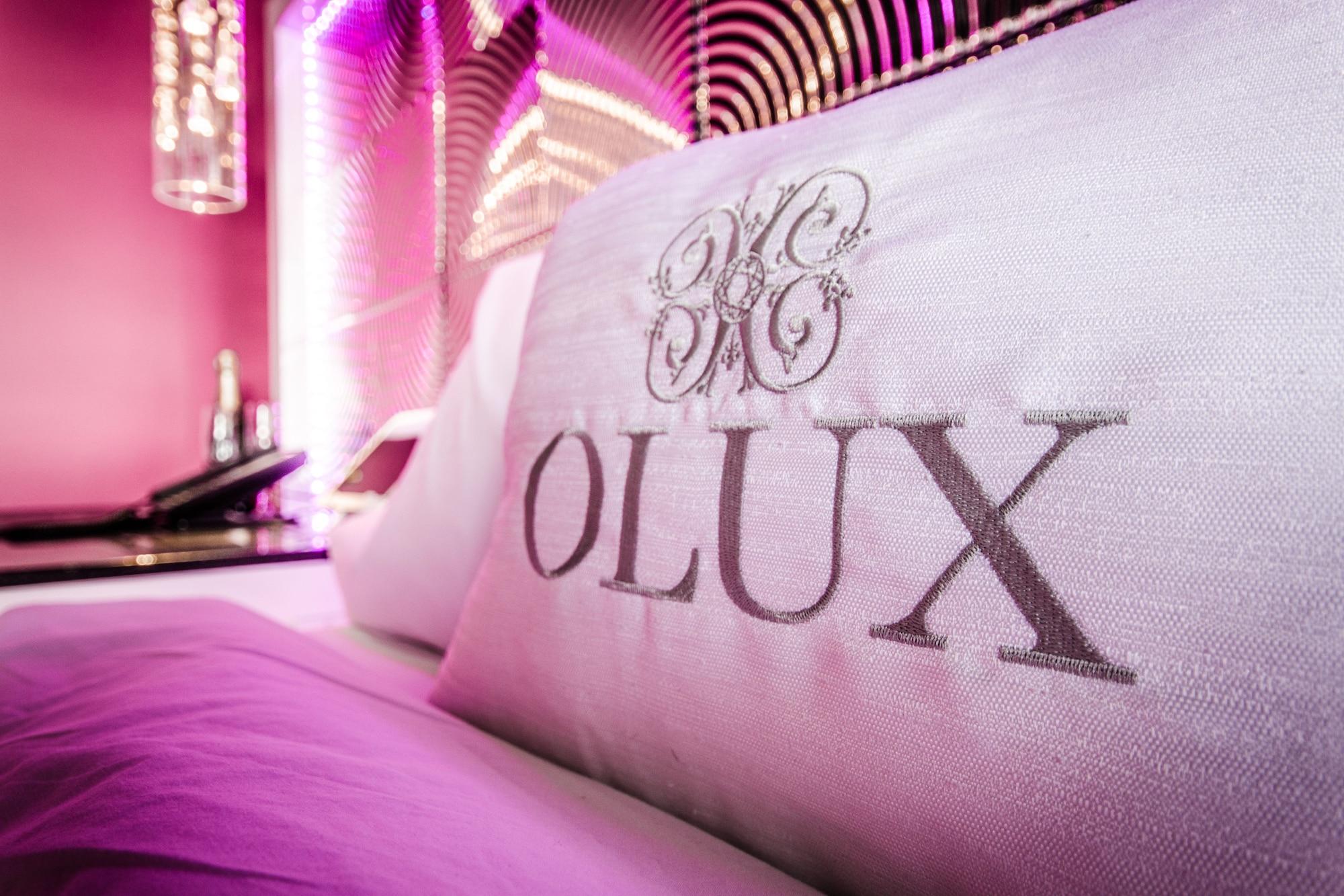 Olux Hotel-Motel-Suites Laval Dış mekan fotoğraf