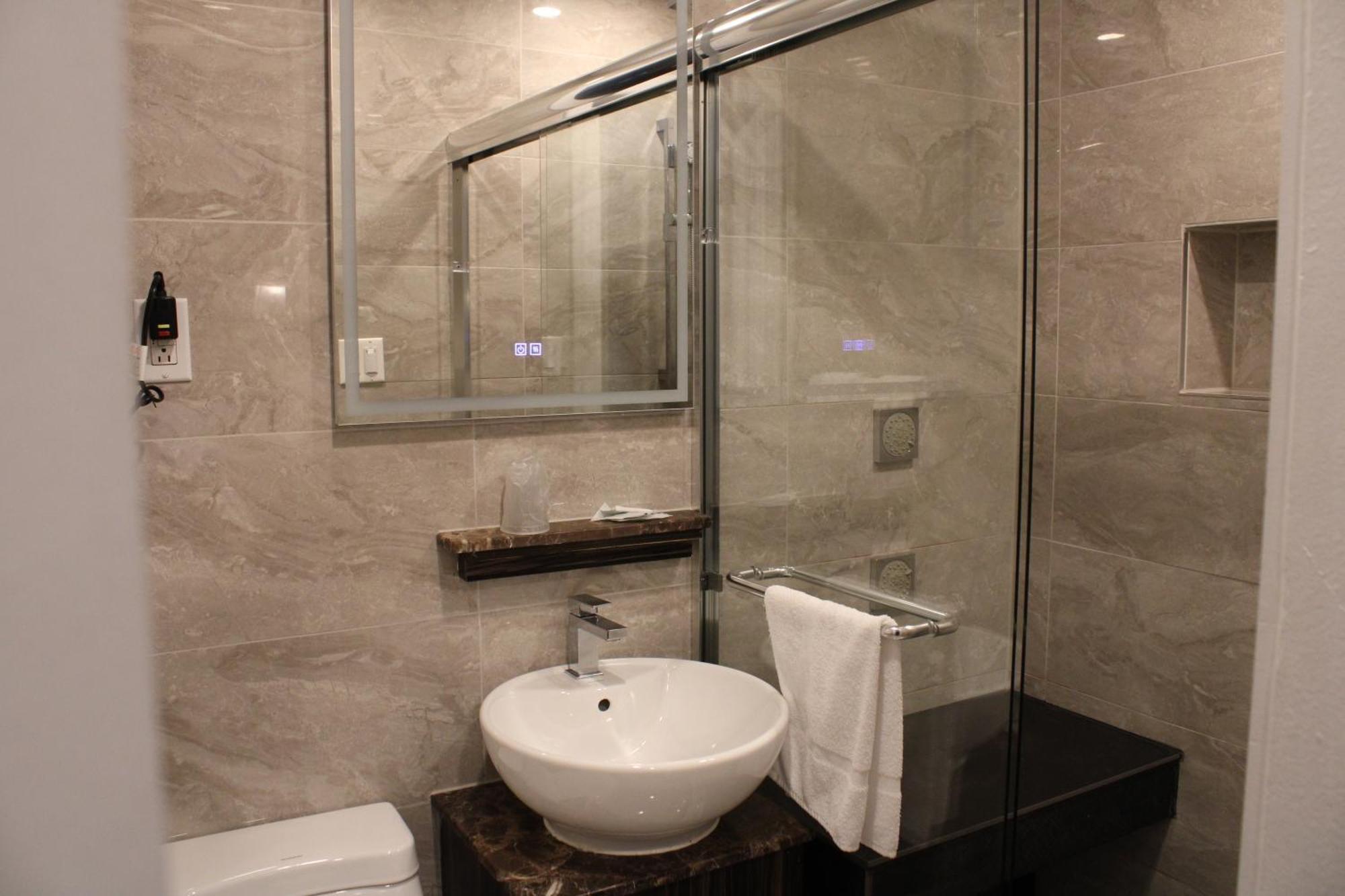 Olux Hotel-Motel-Suites Laval Dış mekan fotoğraf